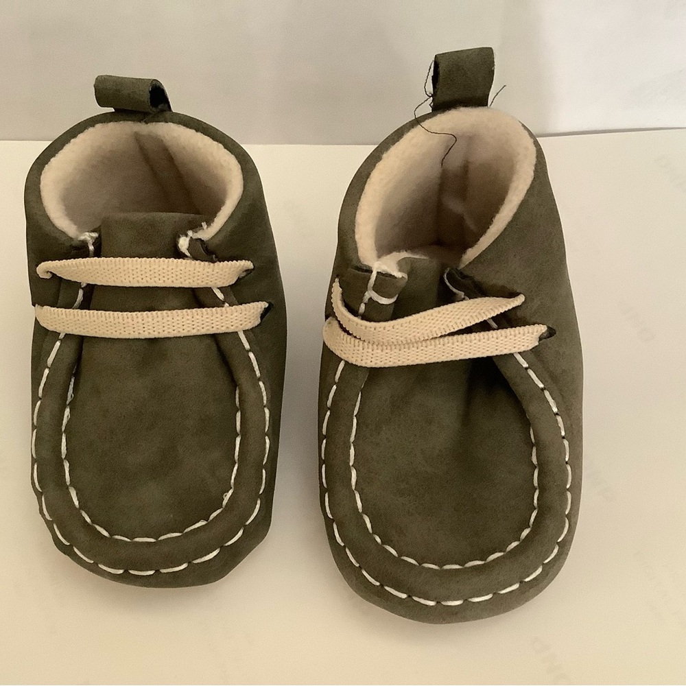 Uning & Socks Baby Shoes Walking Lightweight Non Slip Olive Green Suede